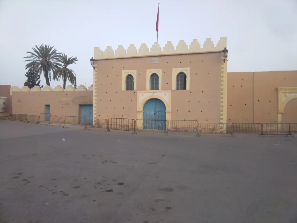 القصر الخليفي بساحة المشور بمدينة تيزنيت