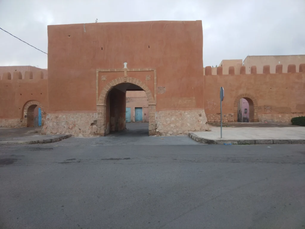 باب أكلو بسور مدينة تيزنيت