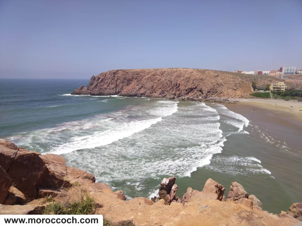 مشهد من جبال شاطئ سيدي محمد بن عبد الله بمير اللفت